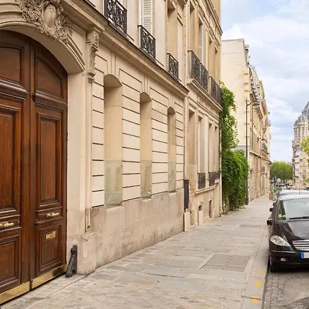 Appartement Haussmanien Atypique